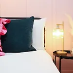 Cosy Townhouse - Free Parking - Sleeps 6 - By Ekliving Partners 아파트