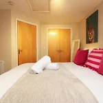Cosy Townhouse - Free Parking - Sleeps 6 - By Ekliving Partners 아파트 브리스틀