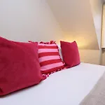 アパート Cosy Townhouse - Free Parking - Sleeps 6 - By Ekliving Partners