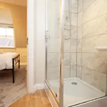 Cosy Townhouse - Free Parking - Sleeps 6 - By Ekliving Partners * Μπρίστολ
