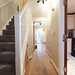 Cosy Townhouse - Free Parking - Sleeps 6 - By Ekliving Partners アパート ブリストル