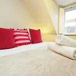 アパート Cosy Townhouse - Free Parking - Sleeps 6 - By Ekliving Partners *