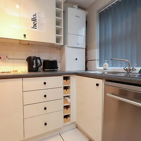 Cosy Townhouse - Free Parking - Sleeps 6 - By Ekliving Partners Apartament *