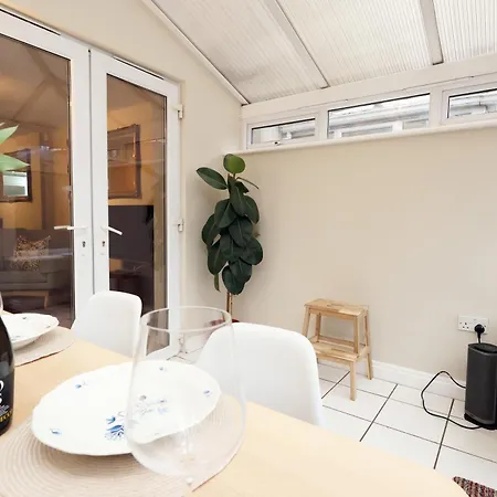 Apartmán Cosy Townhouse - Free Parking - Sleeps 6 - By Ekliving Partners Bristol
