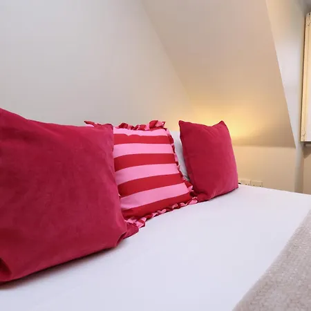 Apartmán Cosy Townhouse - Free Parking - Sleeps 6 - By Ekliving Partners