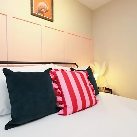 Cosy Townhouse - Free Parking - Sleeps 6 - By Ekliving Partners Appartement Bristol