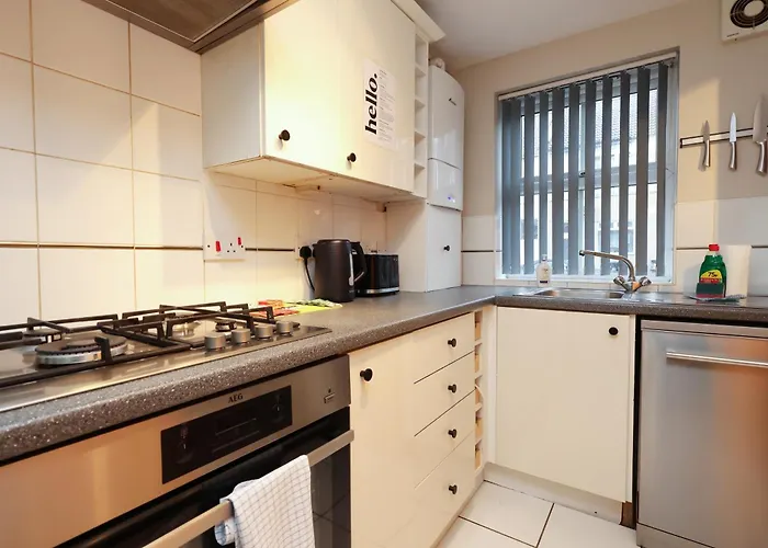 Cosy Townhouse - Free Parking - Sleeps 6 - By Ekliving Partners Apartamento *