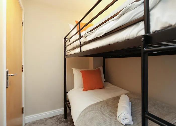 Cosy Townhouse - Free Parking - Sleeps 6 - By Ekliving Partners Apartament *