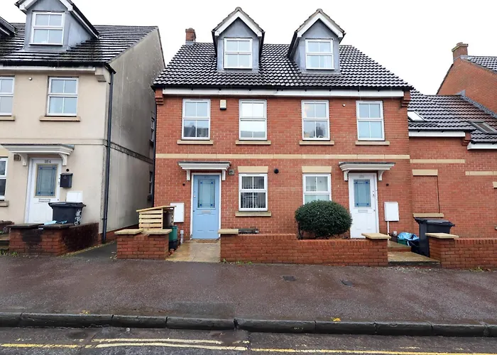 Cosy Townhouse - Free Parking - Sleeps 6 - By Ekliving Partners * Bristol