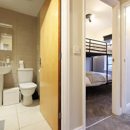 Apartment Cosy Townhouse - Free Parking - Sleeps 6 - By Ekliving Partners Bristol